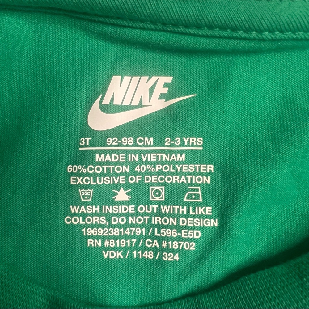 NWT Nike Toddler Logo Graphic T-Shirt Green White Swoosh Tee Size 3T Activewear - Picture 2 of 2